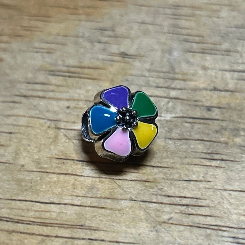 Women's Unbranded Flower Charm Bracelet One Size Silver Multicolor